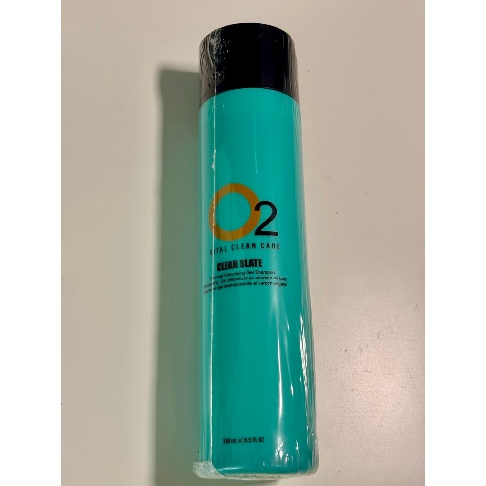 NEW O2 Clean Slate Charcoal Detoxifying Gel Shampoo 8.5oz Sulfate Free Vegan